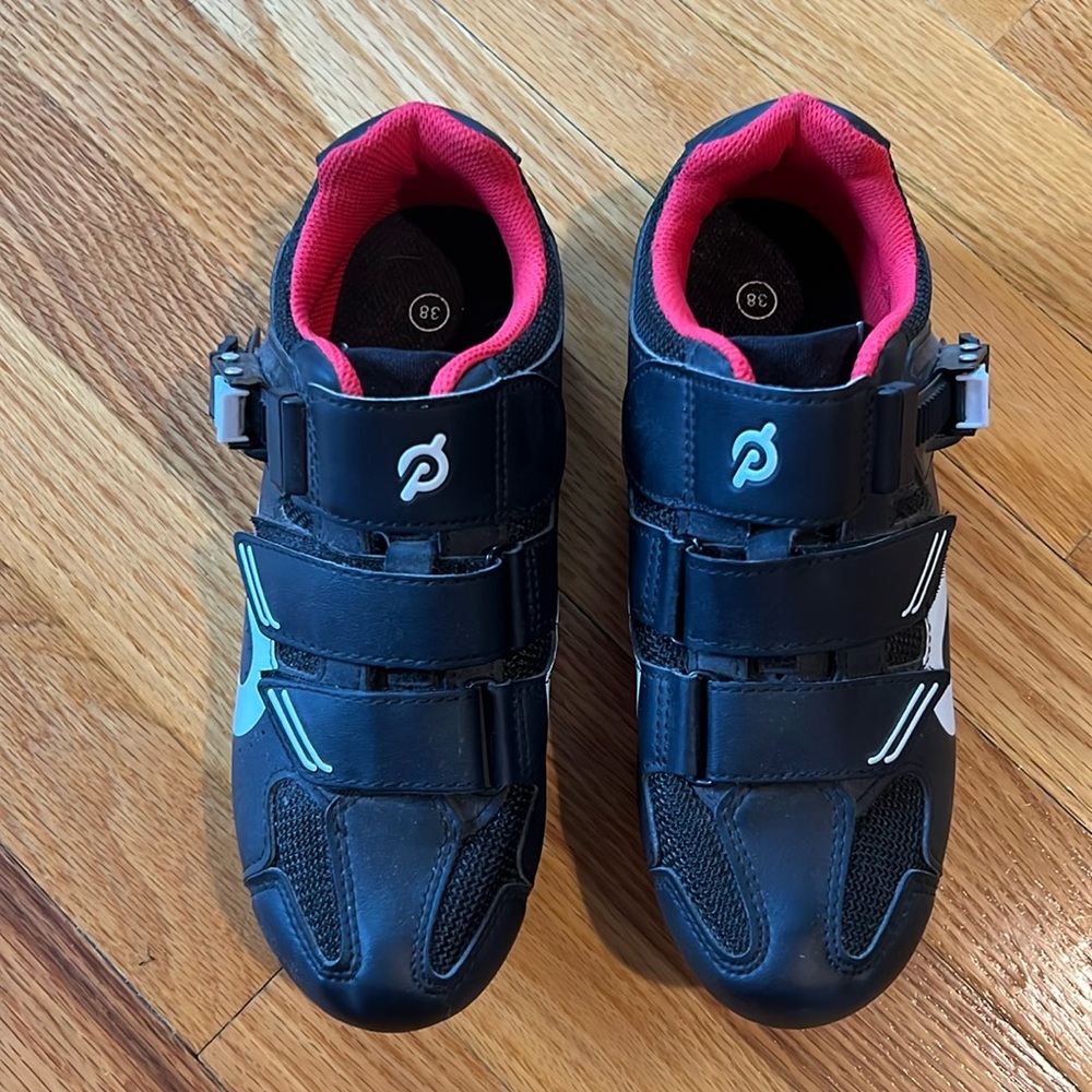 Peloton Cycling Shoes Size 38. Excellent condition